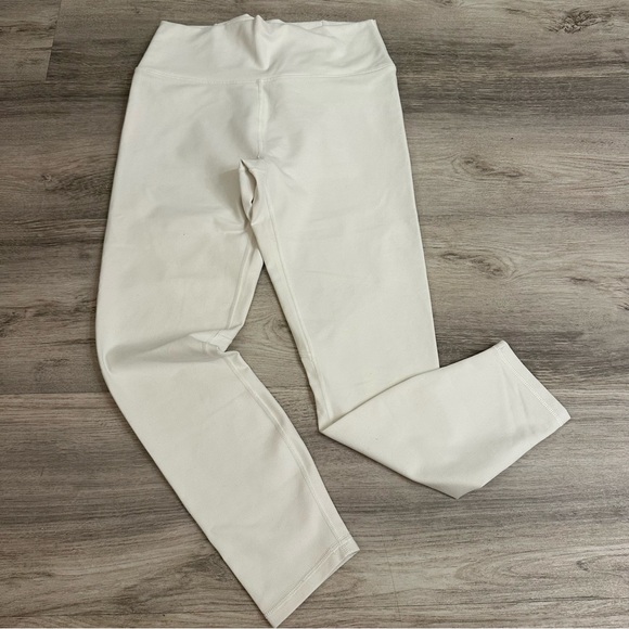 Fabletics Boost PowerHold® High-Waisted 7/8 Legging Cream size medium - Picture 7 of 10